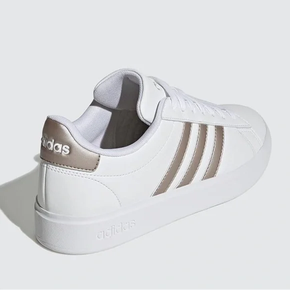 Adidas NWT Grand Court 2.0 Platinum Metallic shoes women’s 8.5 - Picture 5 of 8
